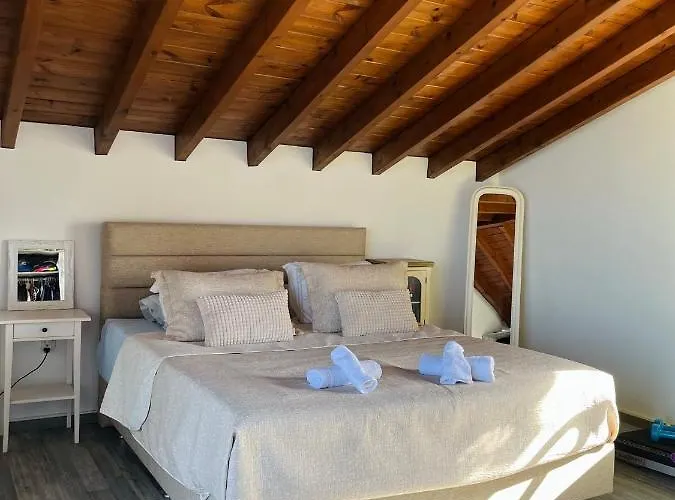 Seaview - Amazing Sea & Mountain View