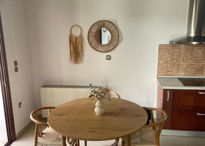 Seaview - Amazing Sea & Mountain View