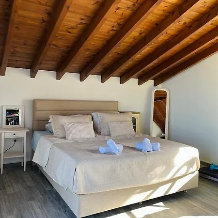 Seaview - Amazing Sea & Mountain View